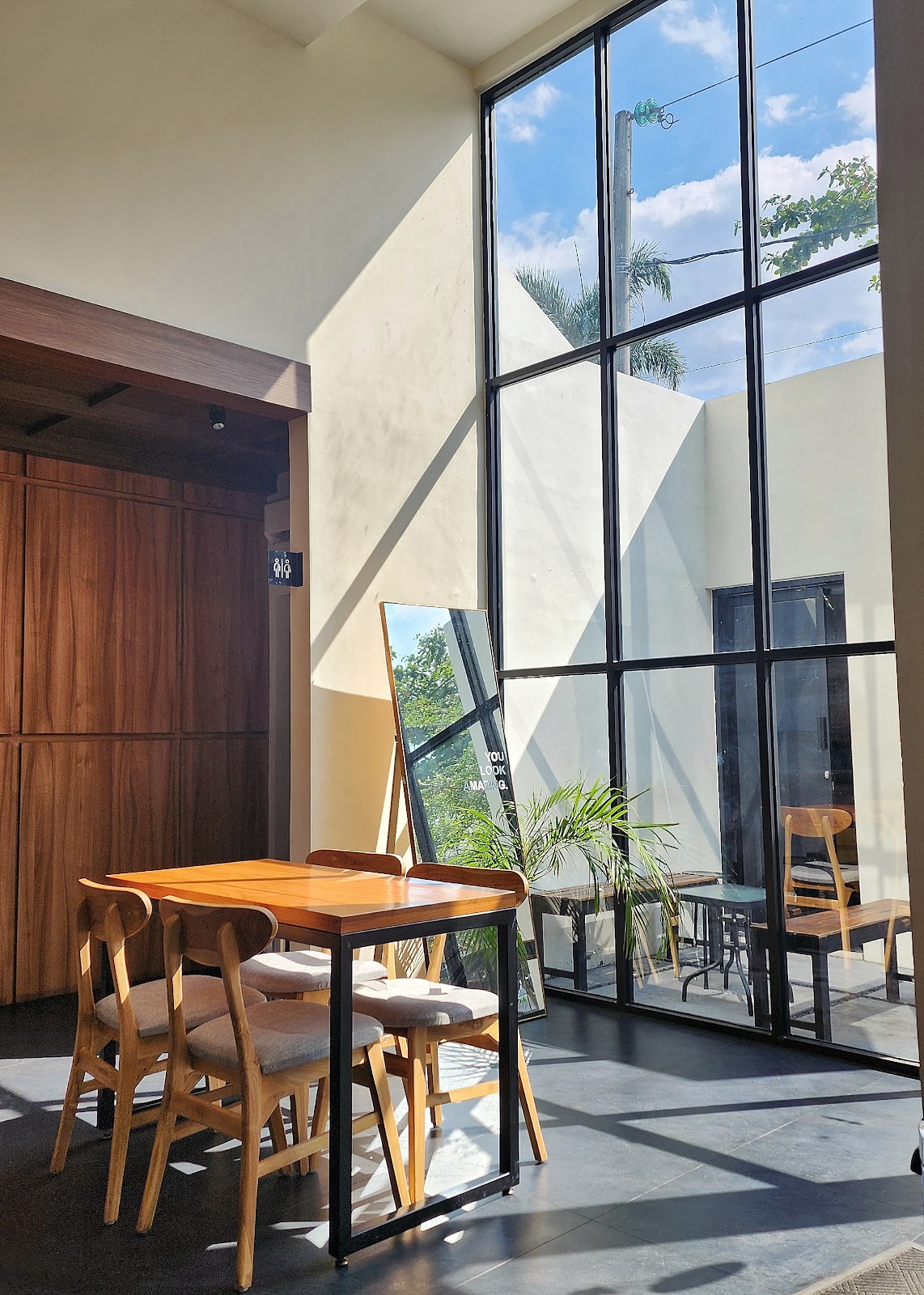 110 Degree Cafe — Seturan
