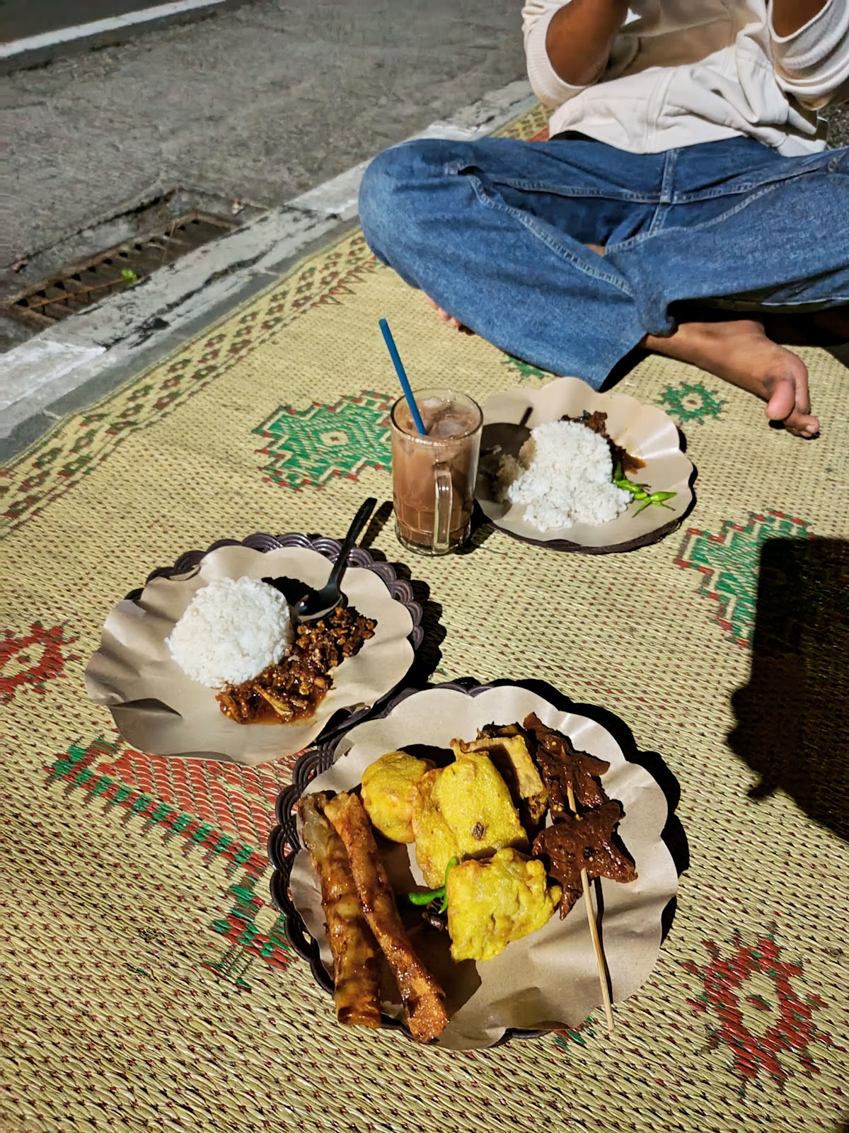 Angkringan jln kemiri - foto 3