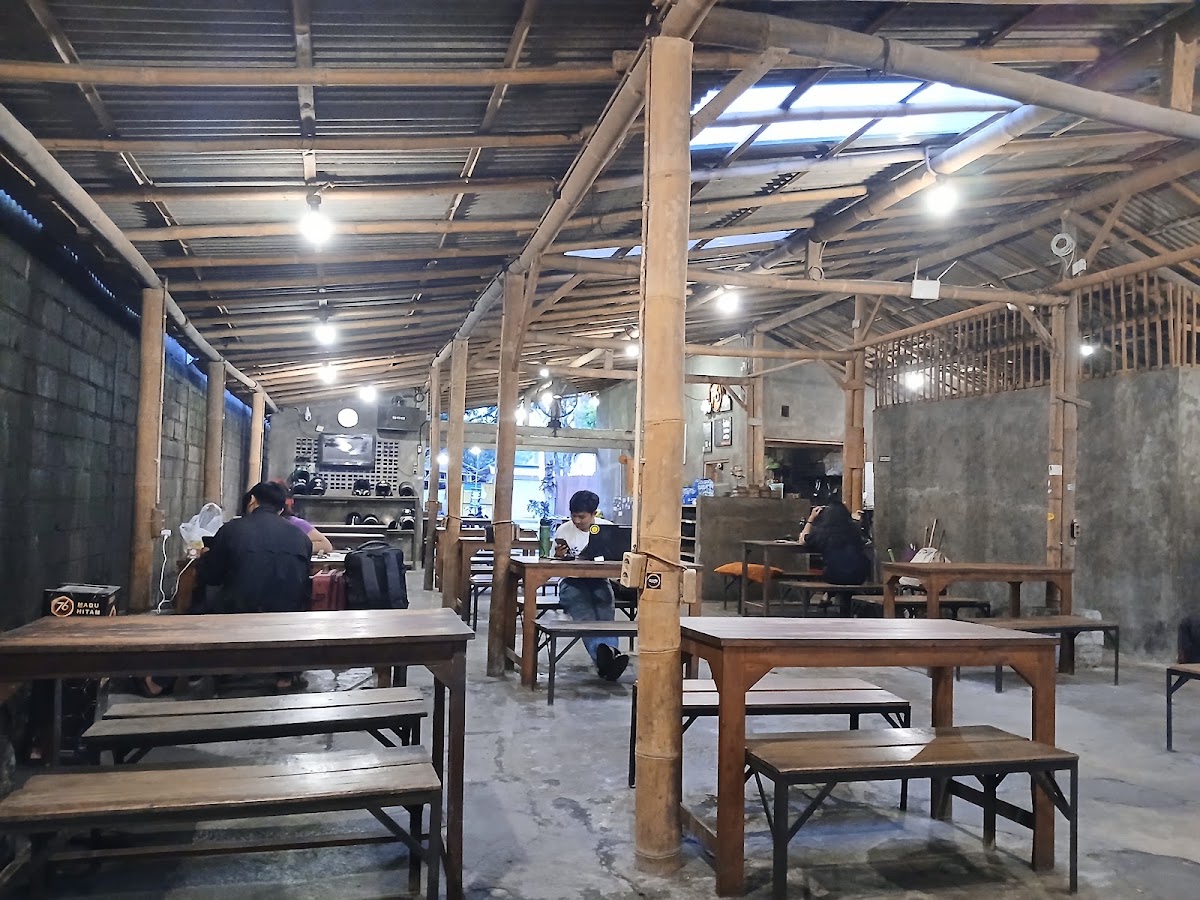 BjongNgopi Nologaten - foto utama