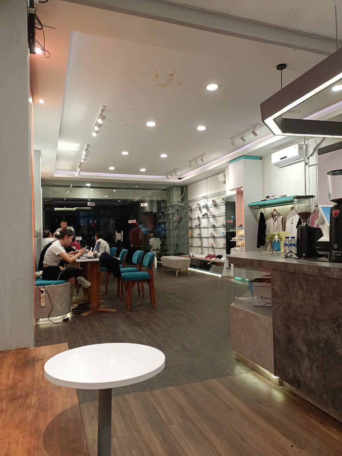 Brainly Coffee & Store — Mlati