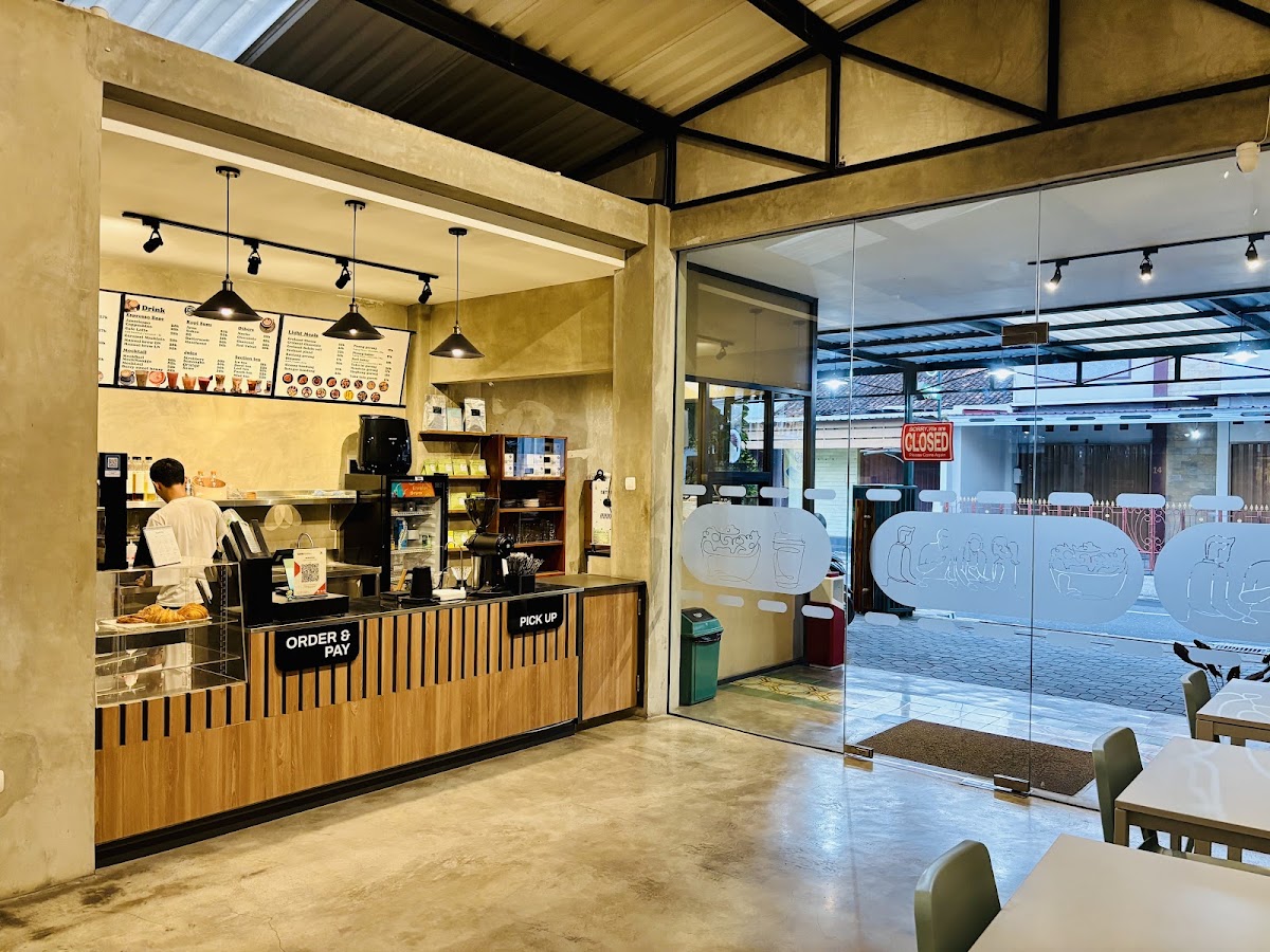 Dalem Space — Kraton