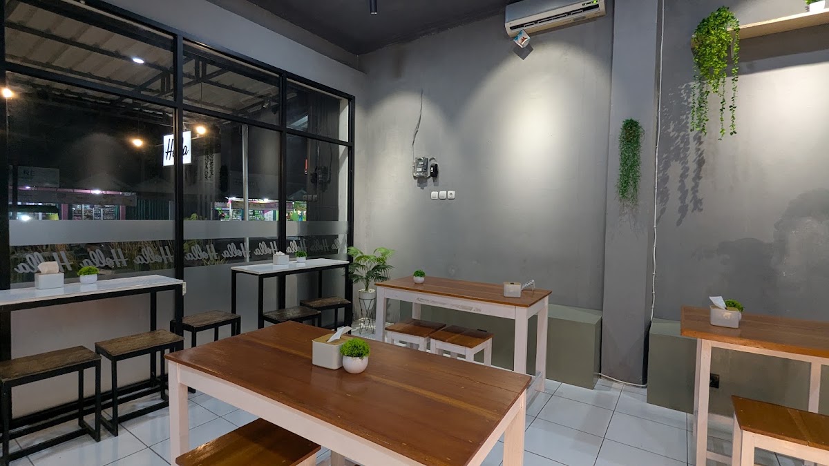 Holla Coffee & Eatery — Gunungkidul