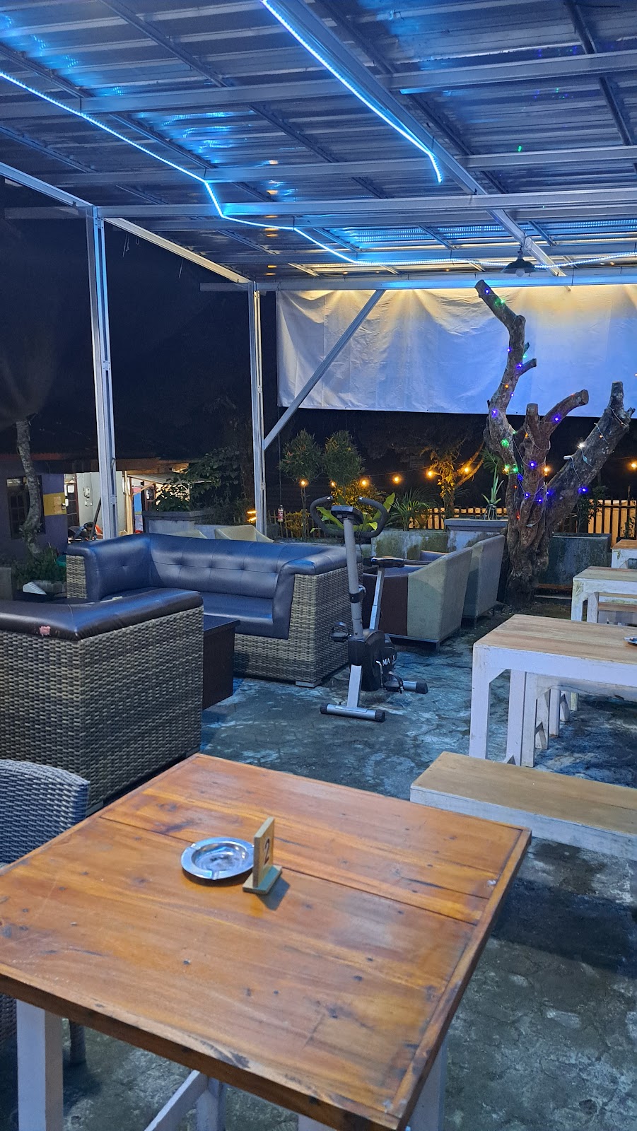 Melulu Cafe and Resto @Villa Bukit Turgo Indah Kaliurang — Kaliurang