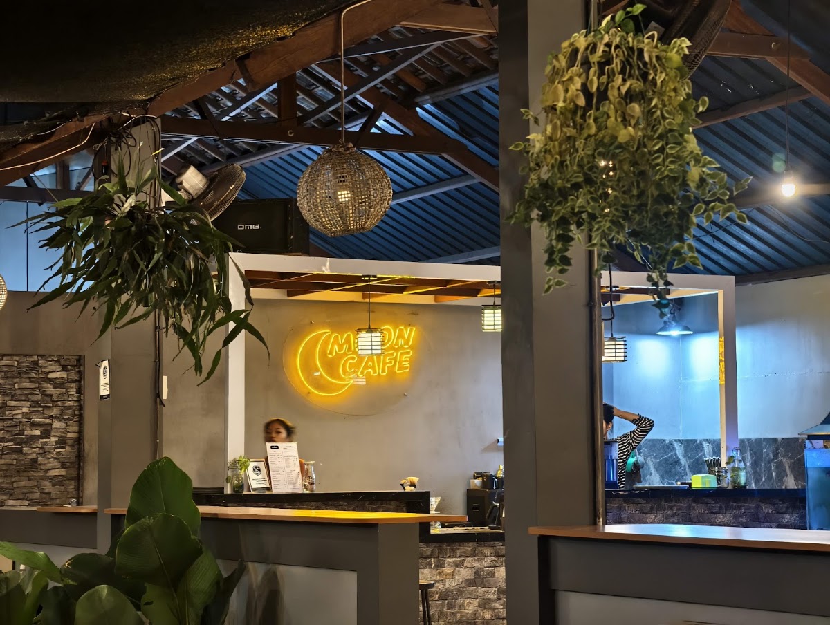 Moon Cafe Yogyakarta — Bantul