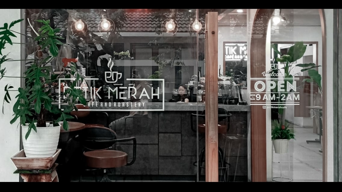 Petik Merah Cafe & Roastery — Sleman