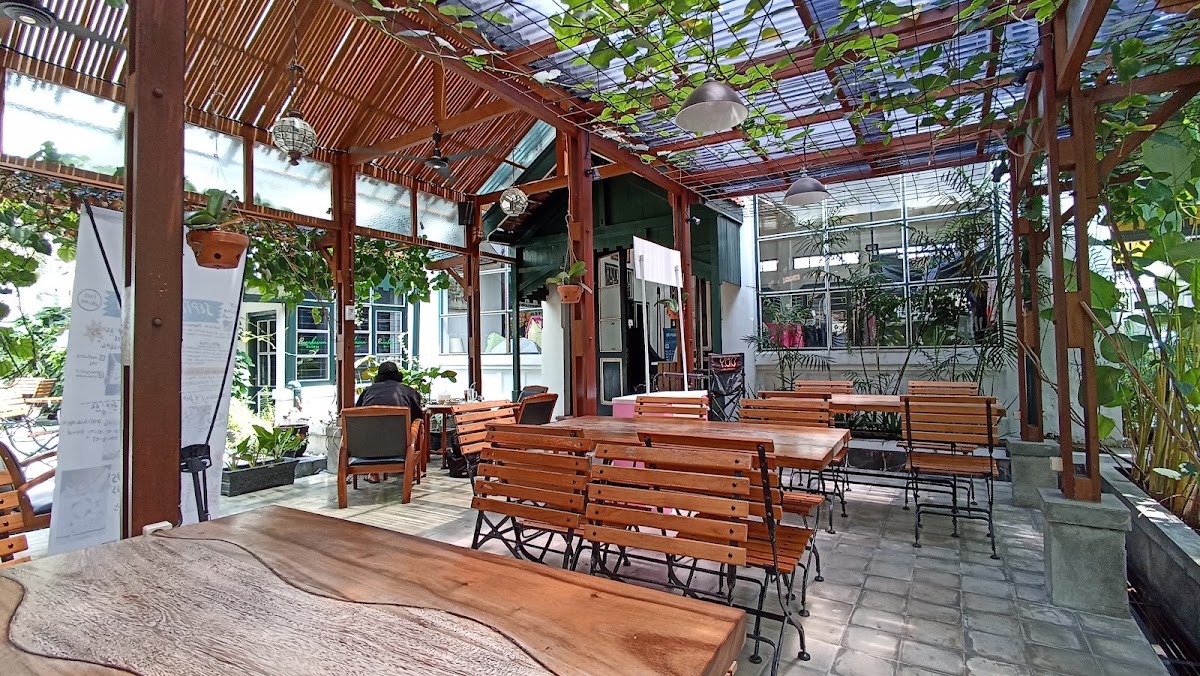 POENOKAWAN CAFE RESTO & GALLERY — Yogyakarta