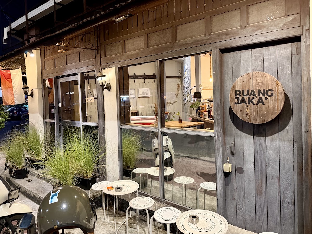 Ruang JAKA Coffee & Free Wifi — Kraton