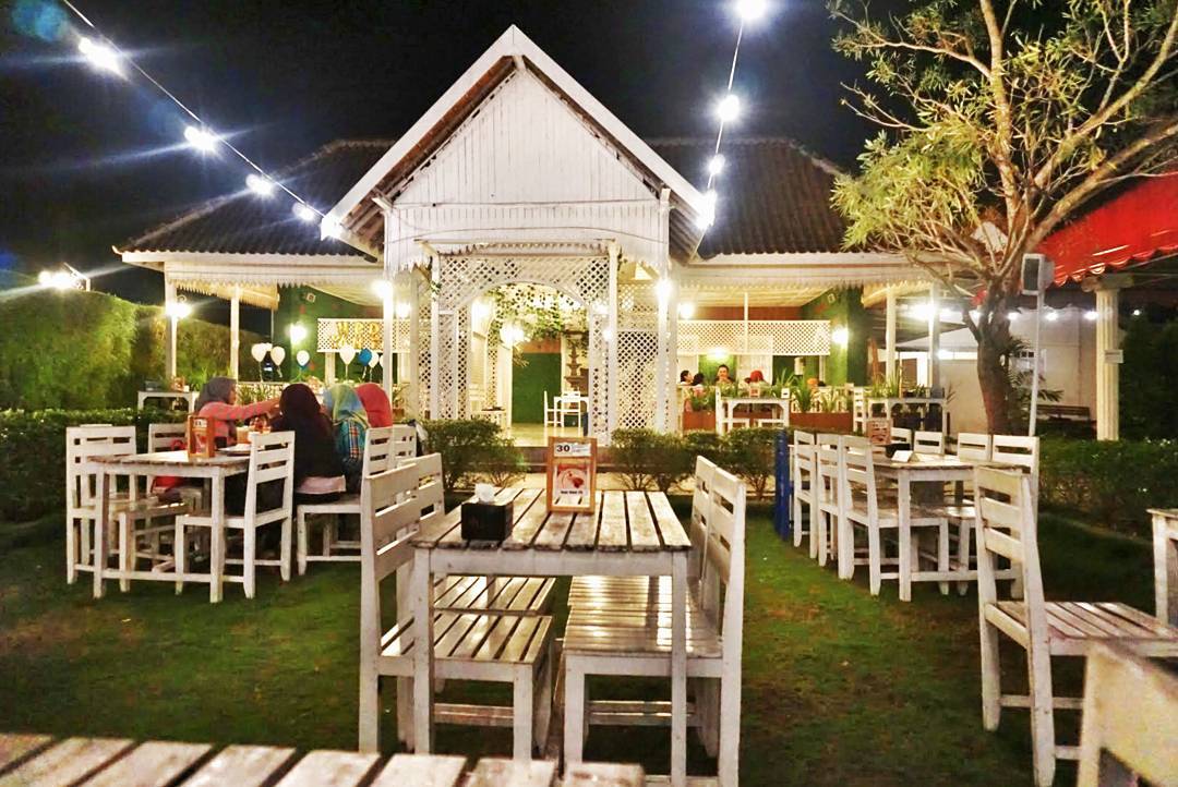 Secret Garden Coffee and Chocolate — Wirobrajan