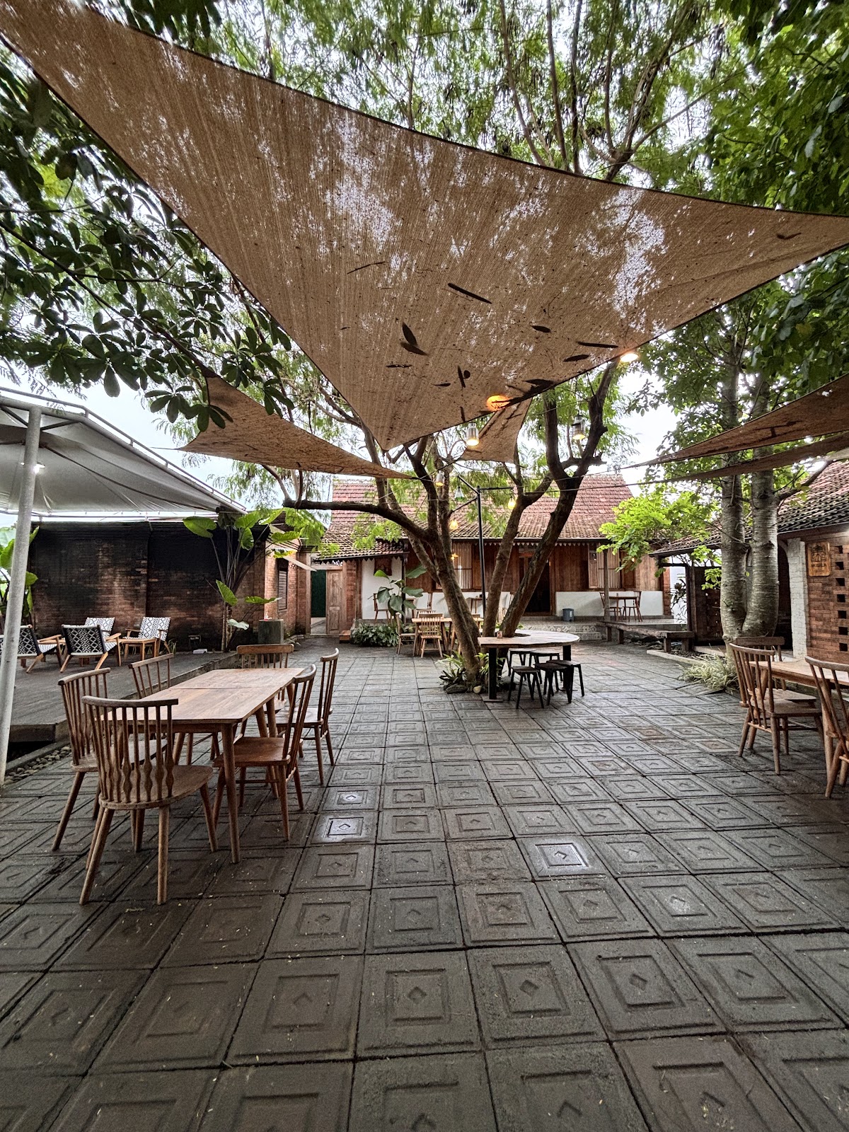 SEMANAAK Warung & Kopi — Bantul