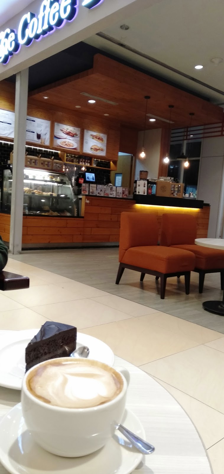 The Coffee Bean & Tea Leaf Transmart Maguwoharjo - foto 3